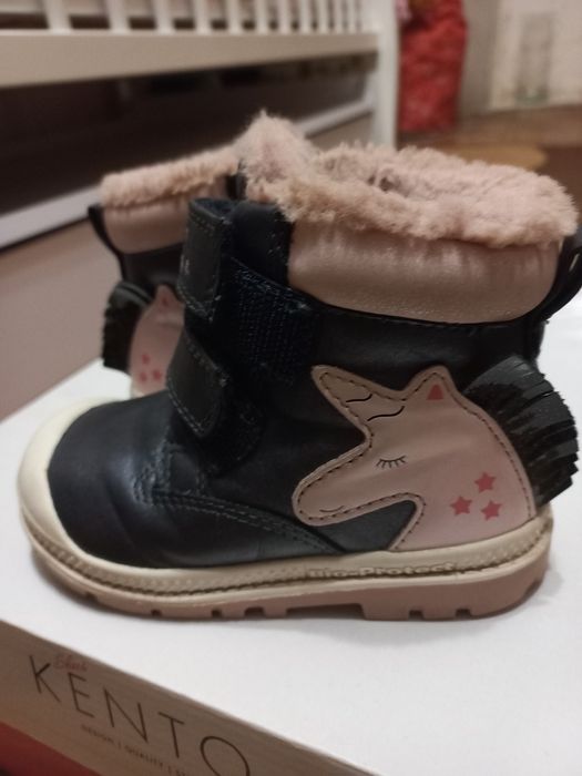 Продам сапожни на дівчинку