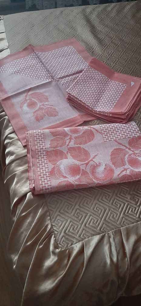 Скатертина льнянна 150×150 з салфетками