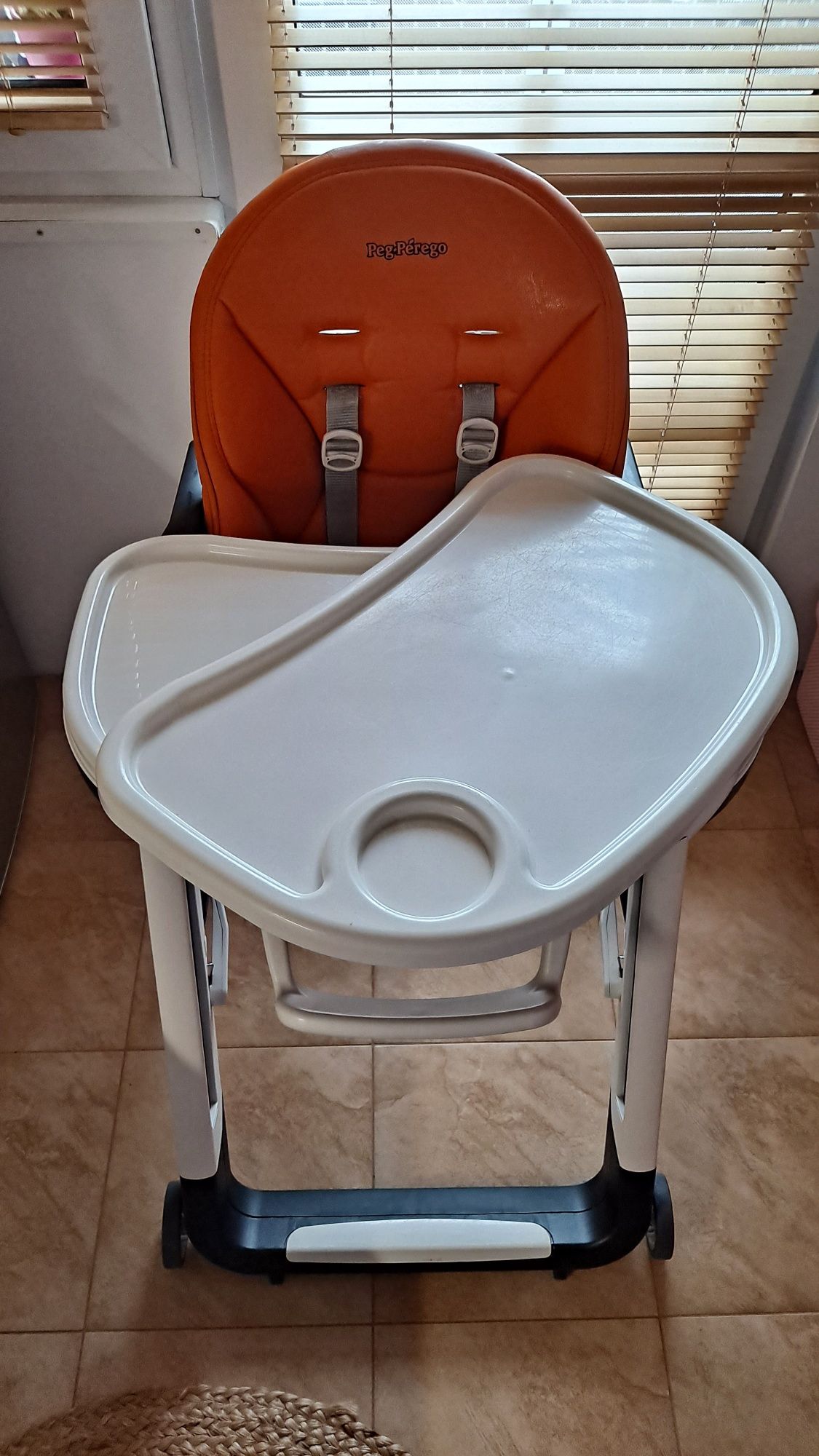 Krzesełko do karmienia peg perego siesta. Nowa wkładka