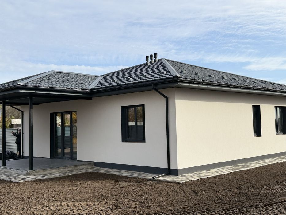 Новий будинок з газом, щойно збудований єОселя