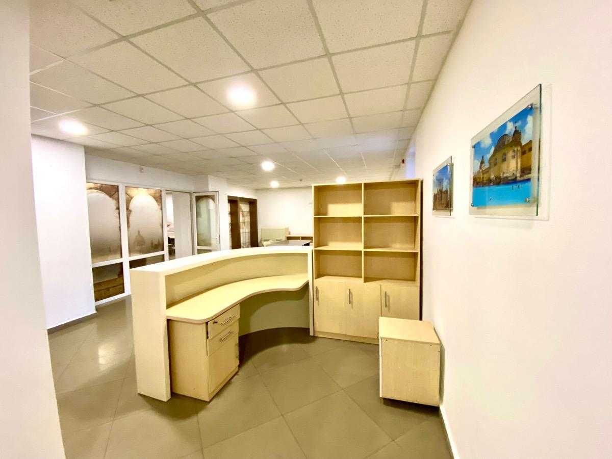 Продаємо комплекс приміщень в центрі, можливо із діючим бізнесом