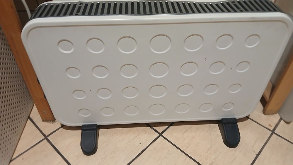 Grzejnik konwektorowy 200W Hoffen
