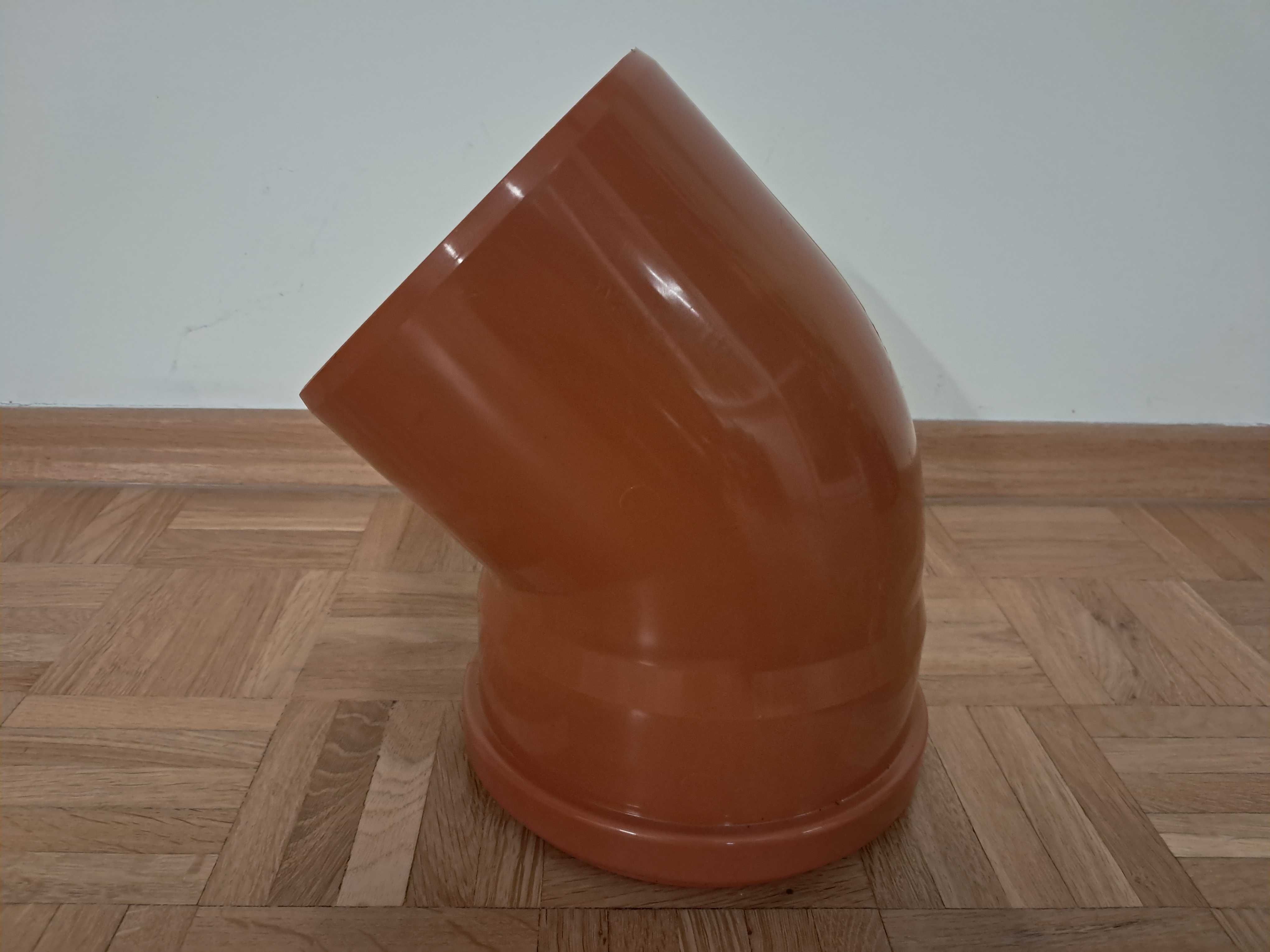Nowe kolano kanalizacyjne 160 45 stopni rura PVC