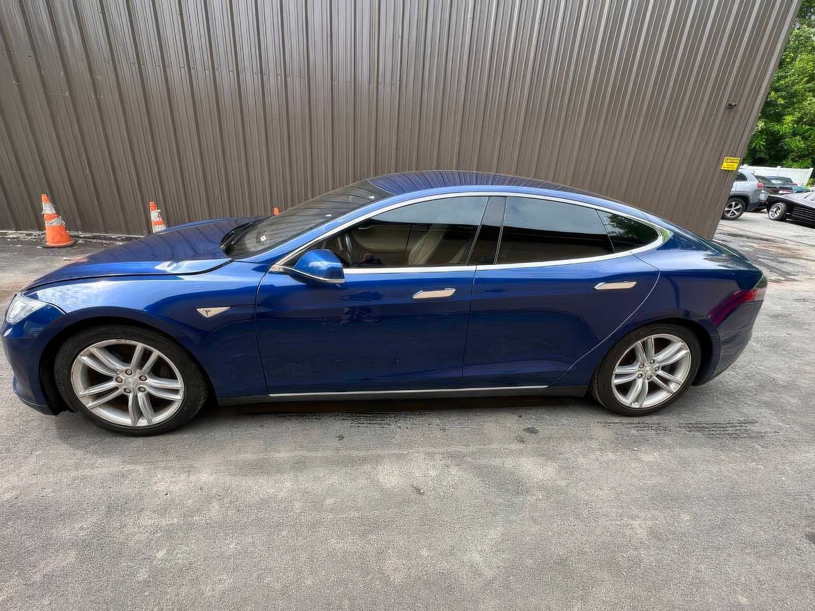 2015 Tesla Model S 85D