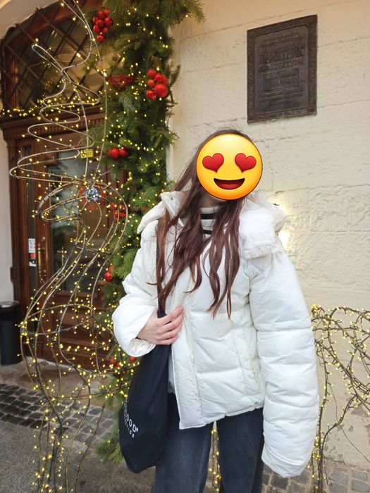 Пуховик біло-молочний бренд  Zara