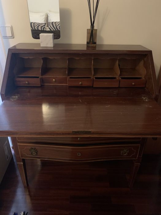 Escrivaninha antiga em madeira maciça