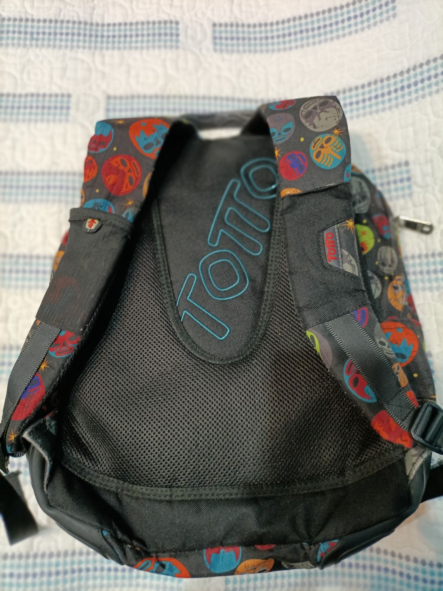 Mochila e estojo da Totto