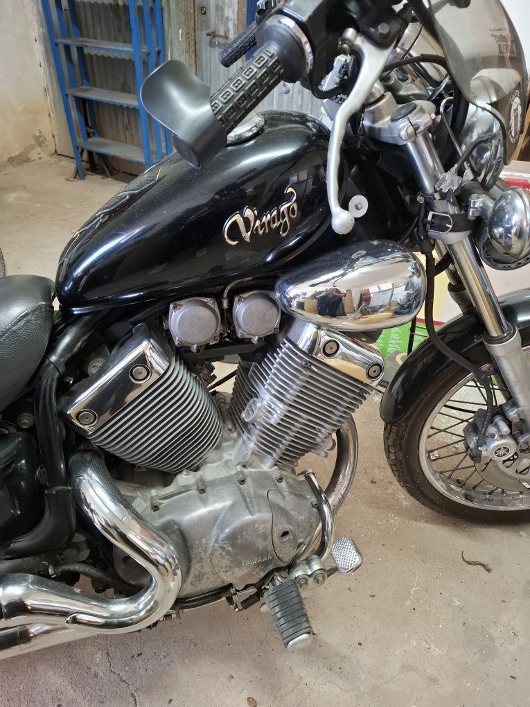 Vendo mota em bom estado