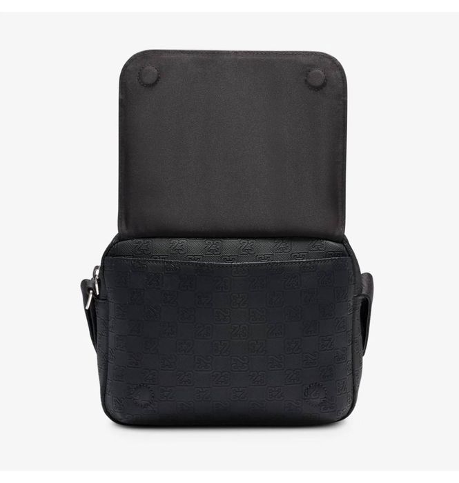 Продам сумку Air Jordan Monogram