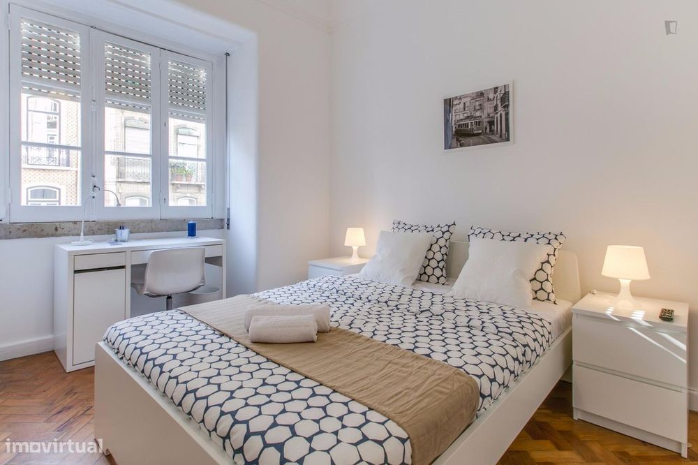 85624 - Quarto com cama de casal em apartamento...