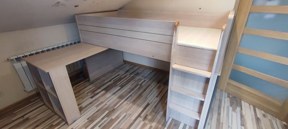 Łóżko piętrowe Gumi 15 z biurkiem