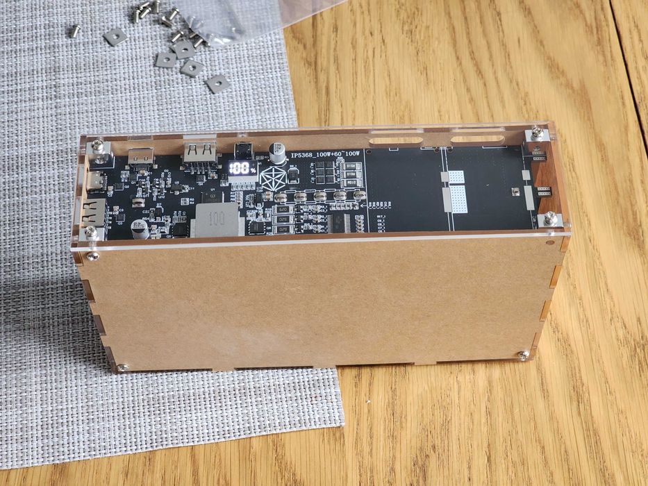 Зарядна станція, повербанк 80000мАм 100W корпус 16шт 21700 296Wh Нова