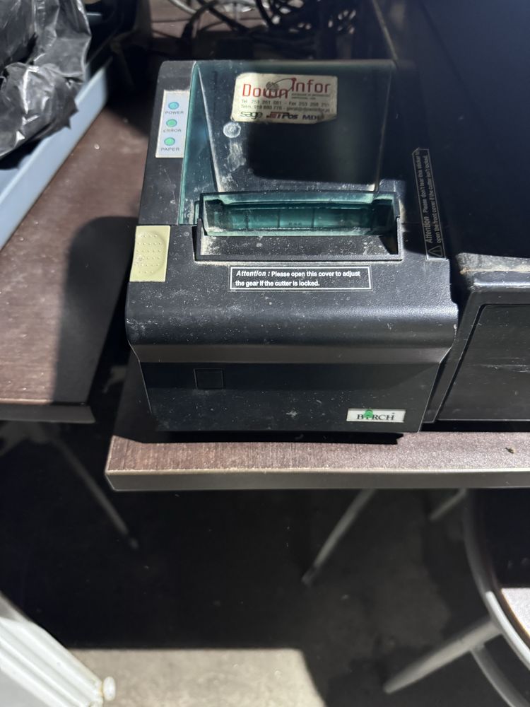Conjunto de Computador com ecra tatil para negocio