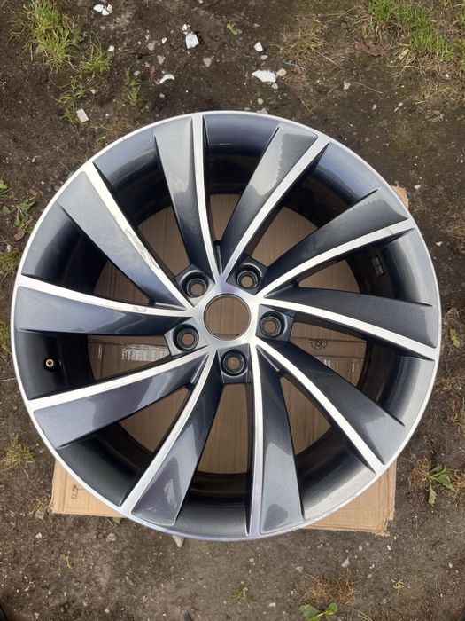 Skoda SUPERB felga aluminiowa 5x112 8JX18H2 ET44