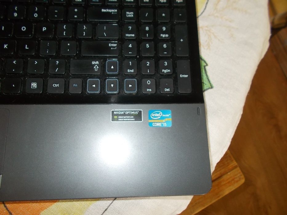 Laptop Samsung 300E CORE i5Ram 6GBDysk 1TB