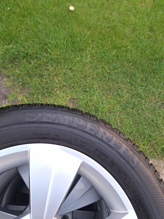 Oryginalne Koła Zimowe Skoda Octavia IV Alufelgi 205/60/R16