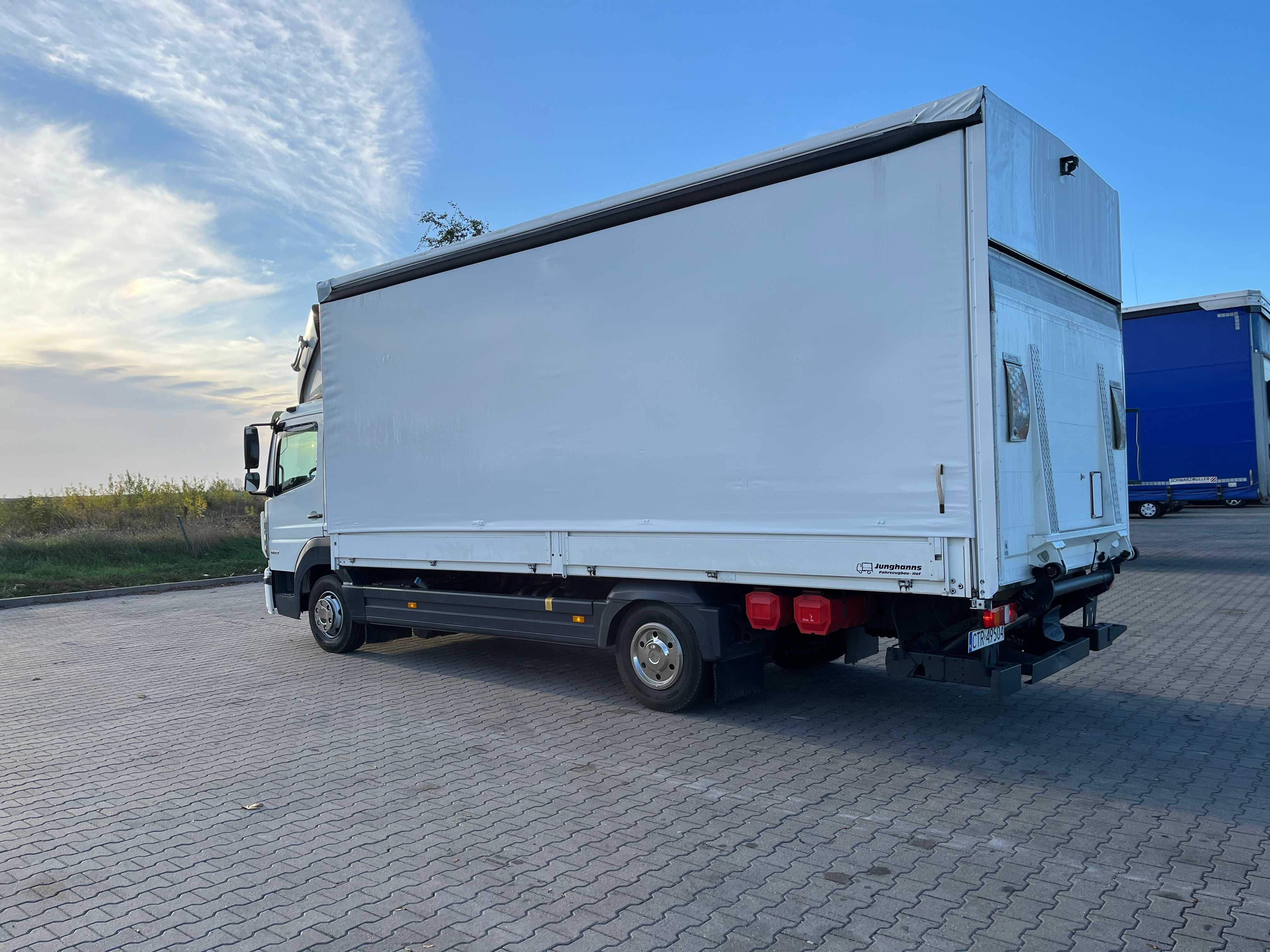 Mercedes ATEGO firanka z windą - Wynajem
