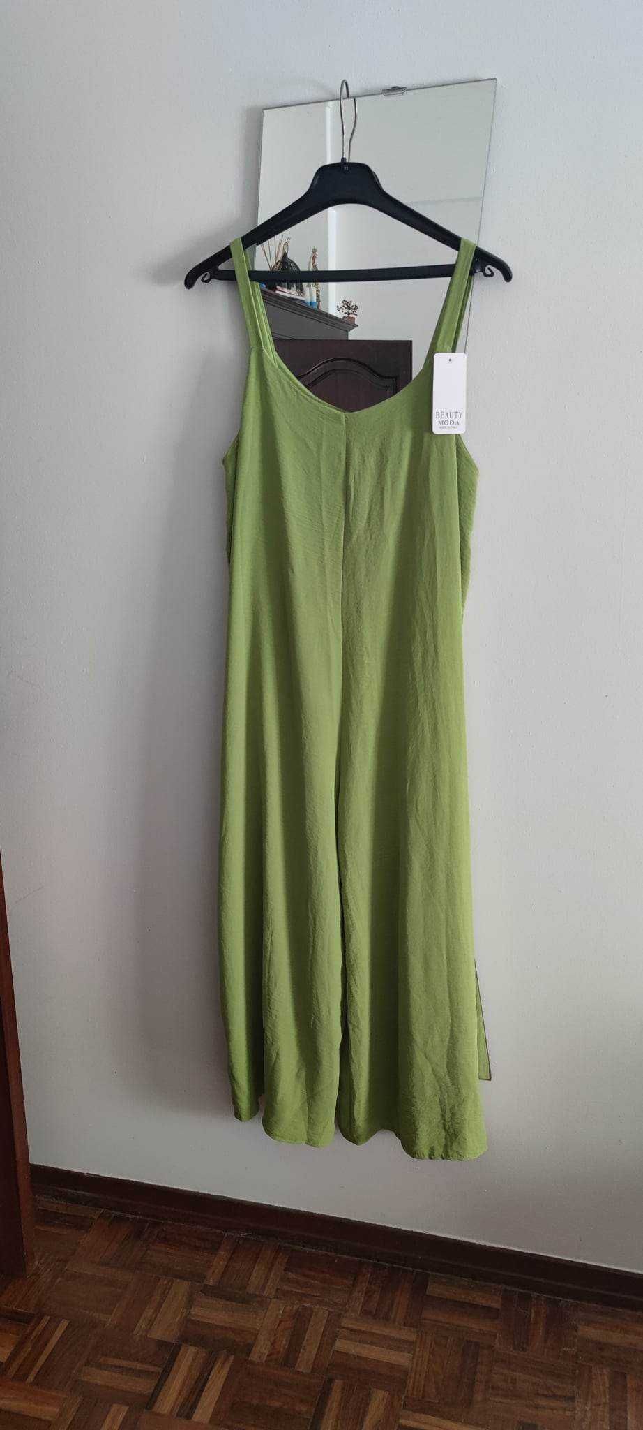 Macacão verde lima (tamanho único) veste até xxl 15€