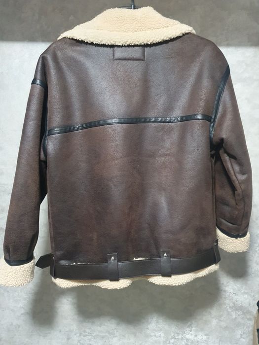 Дублянка Zara,коричневого кольору.