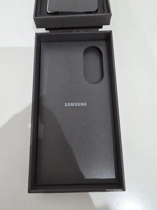 Samsung S25 (nunca usado)
