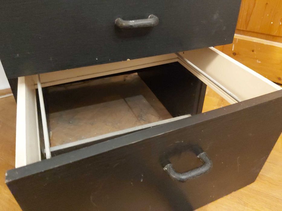 Czarne biurko za darmo