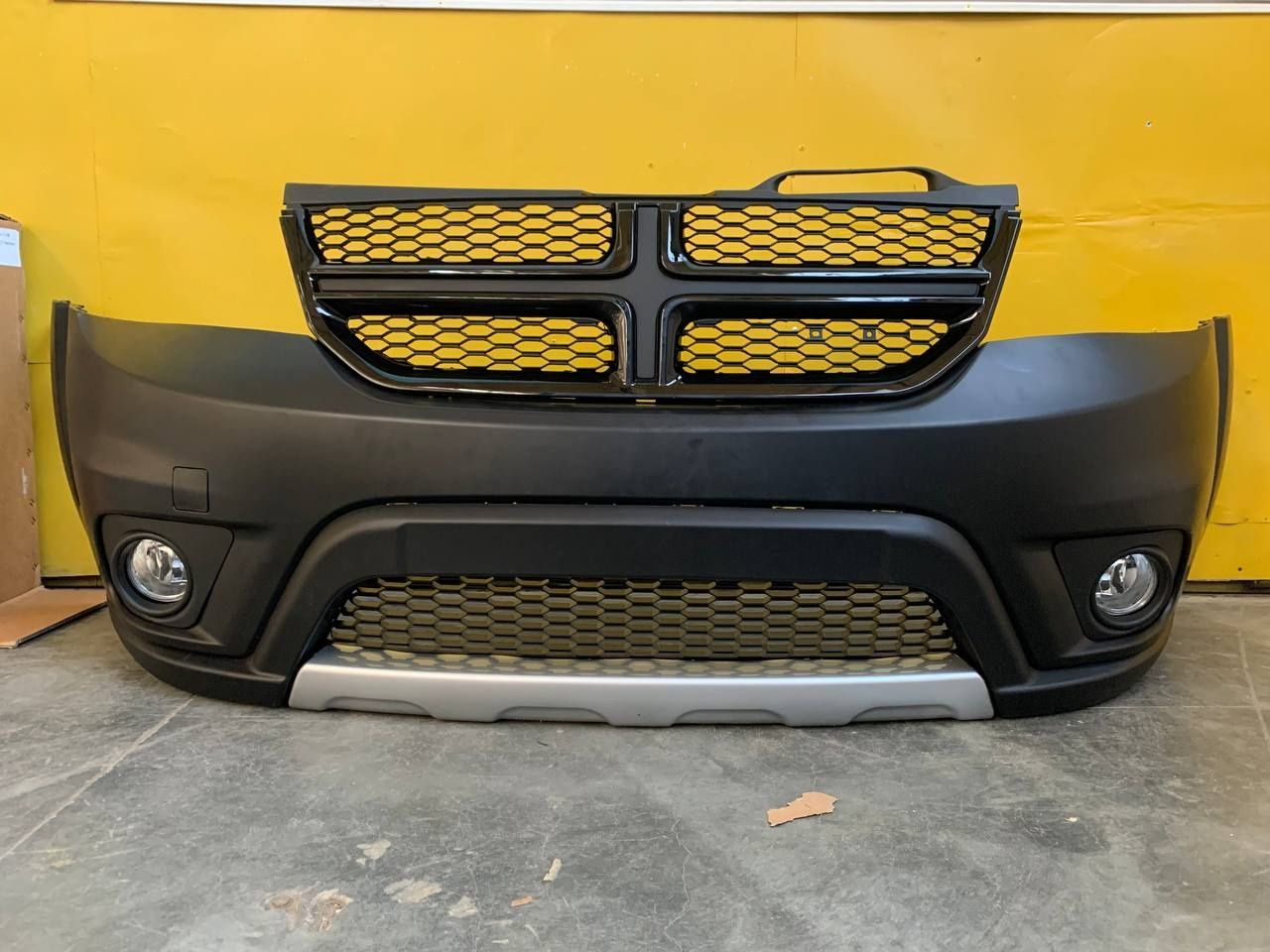 DODGE JOURNEY Бампер передний низ SXT (лицензия) 2014-20 додж