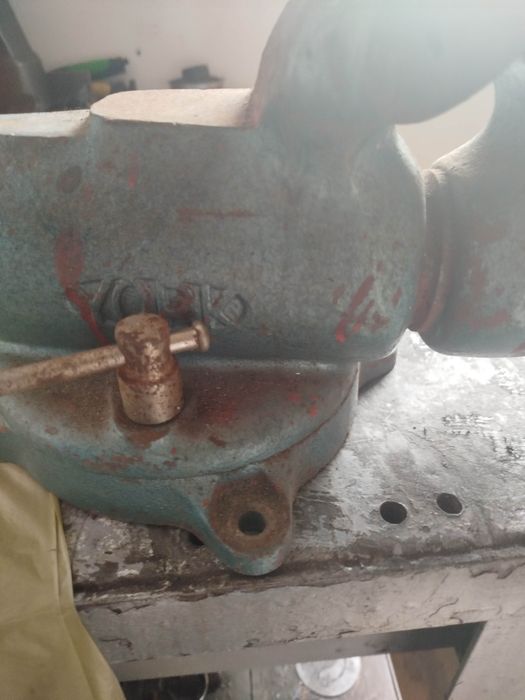 Imadło ślusarskie obrotowe YORK