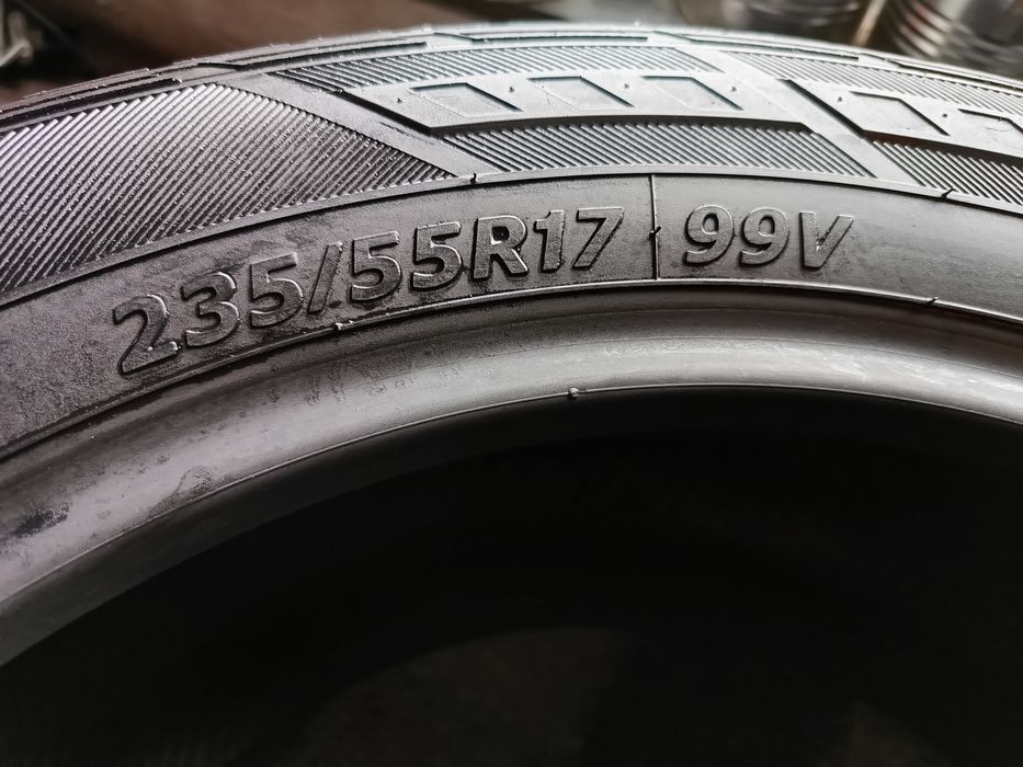 Opony wielosezonowe 235/55/17 m+s