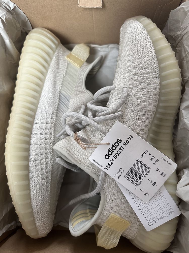 Оригінал Yeezy boots 350 V2 light US 8.5 змінює колір під солнцем