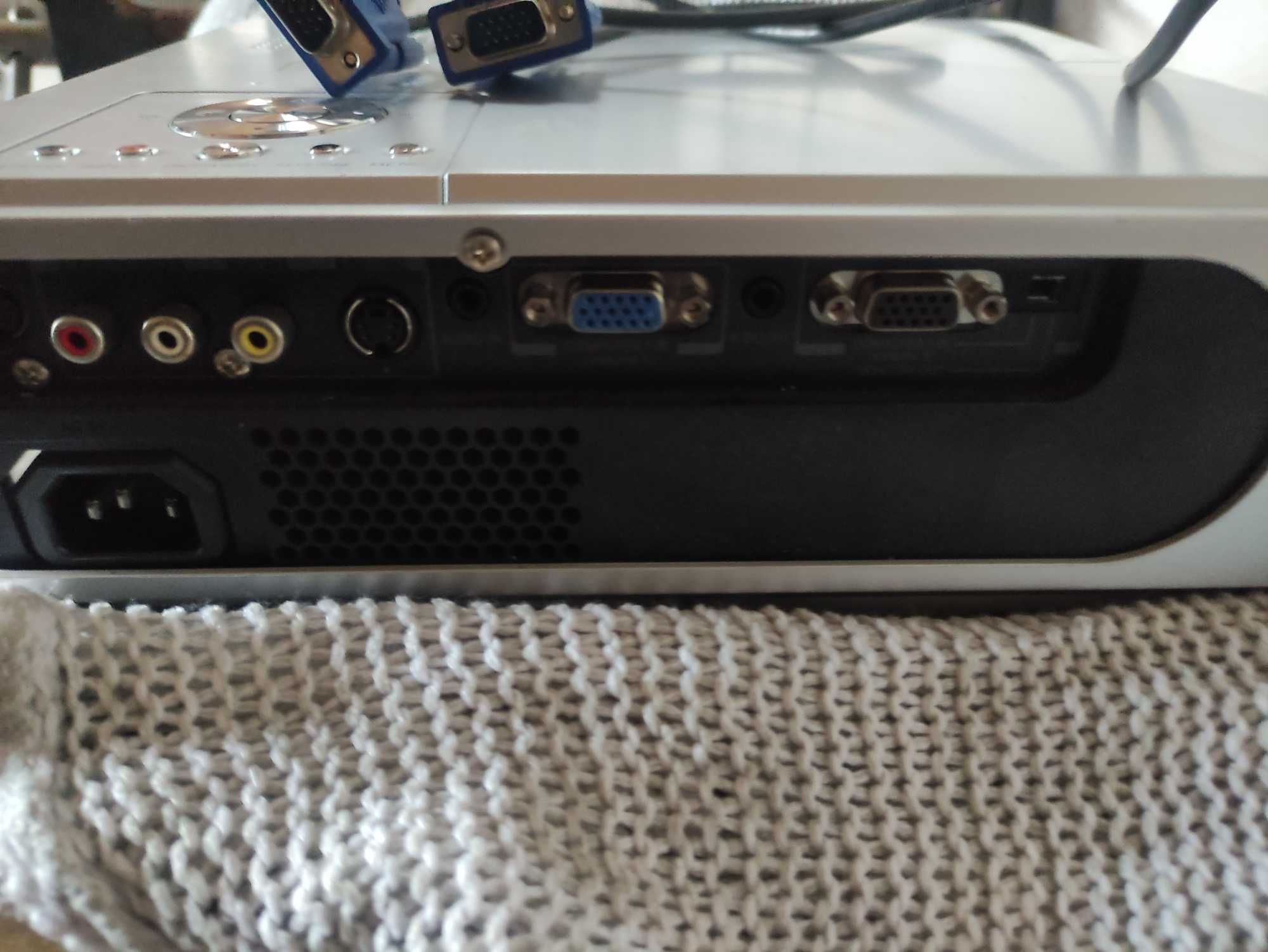 projektor Toshiba TLP-XD 2000