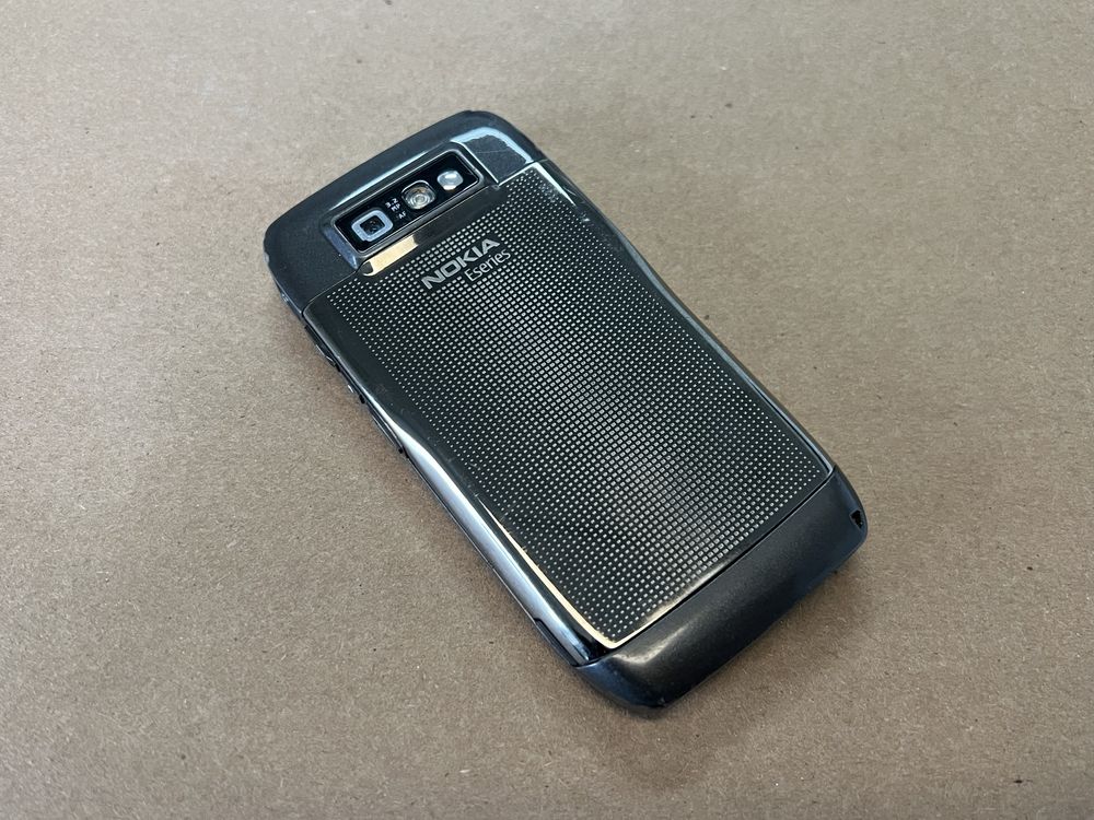 Nokia E71 com caixa e manuais