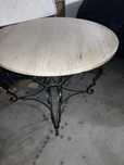 Mesa em marmore travertino