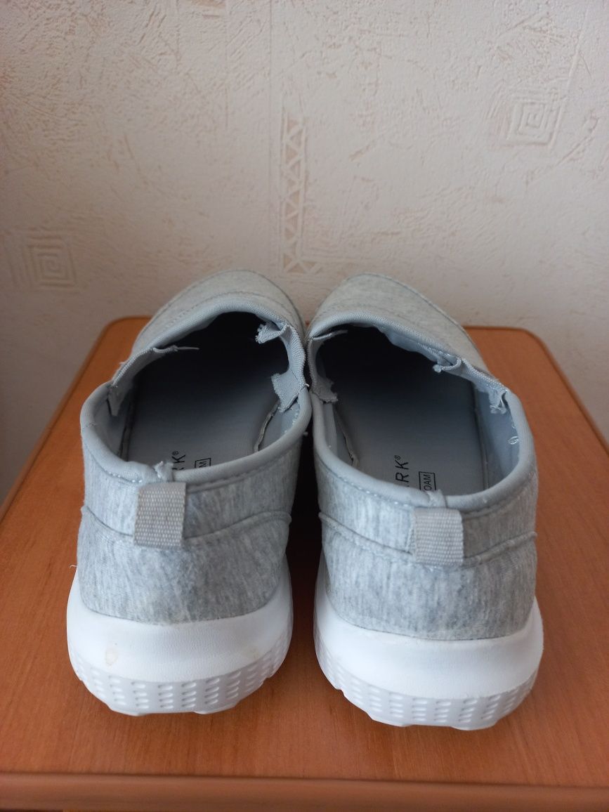 Сліпони Primark 39 р
