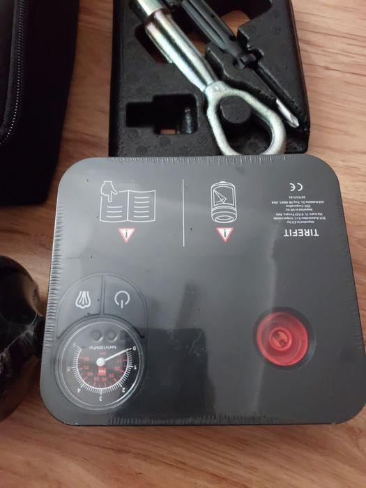 Компресор BMW X1 F48 X3 F25 X4 F26 ( Запаска дорожній набір