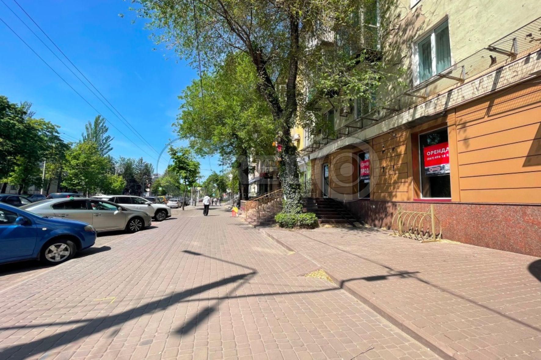 Продаж магазину пр.Університетський