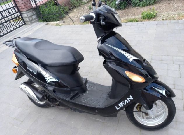 Продам скутер Lifan