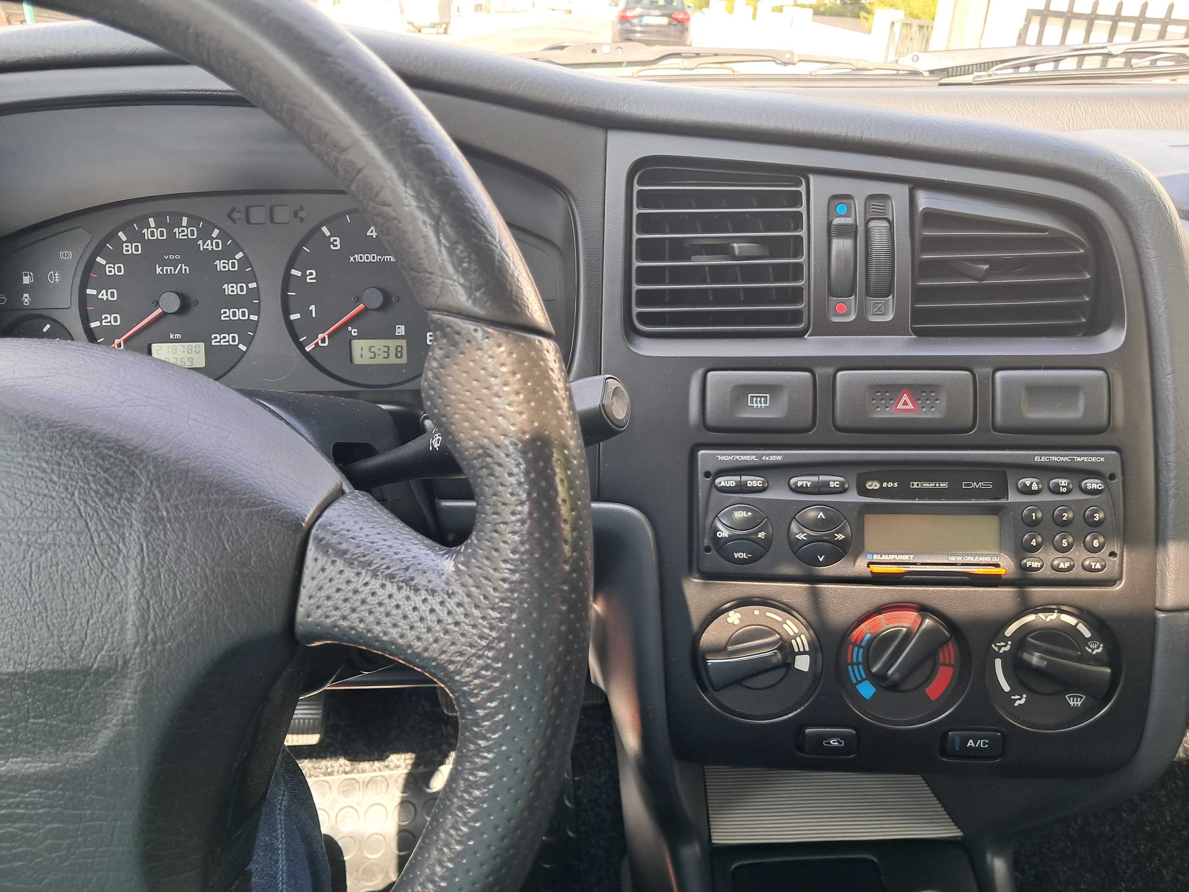 Carrinha 5 lugares de garagem