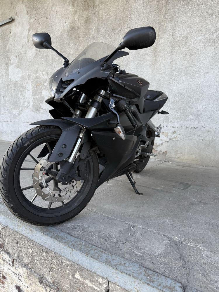 Yamaha yzf r 125 uszkodzona z Niemiec 2015 odpala