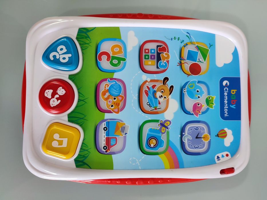Tablet Clementoni interativo.