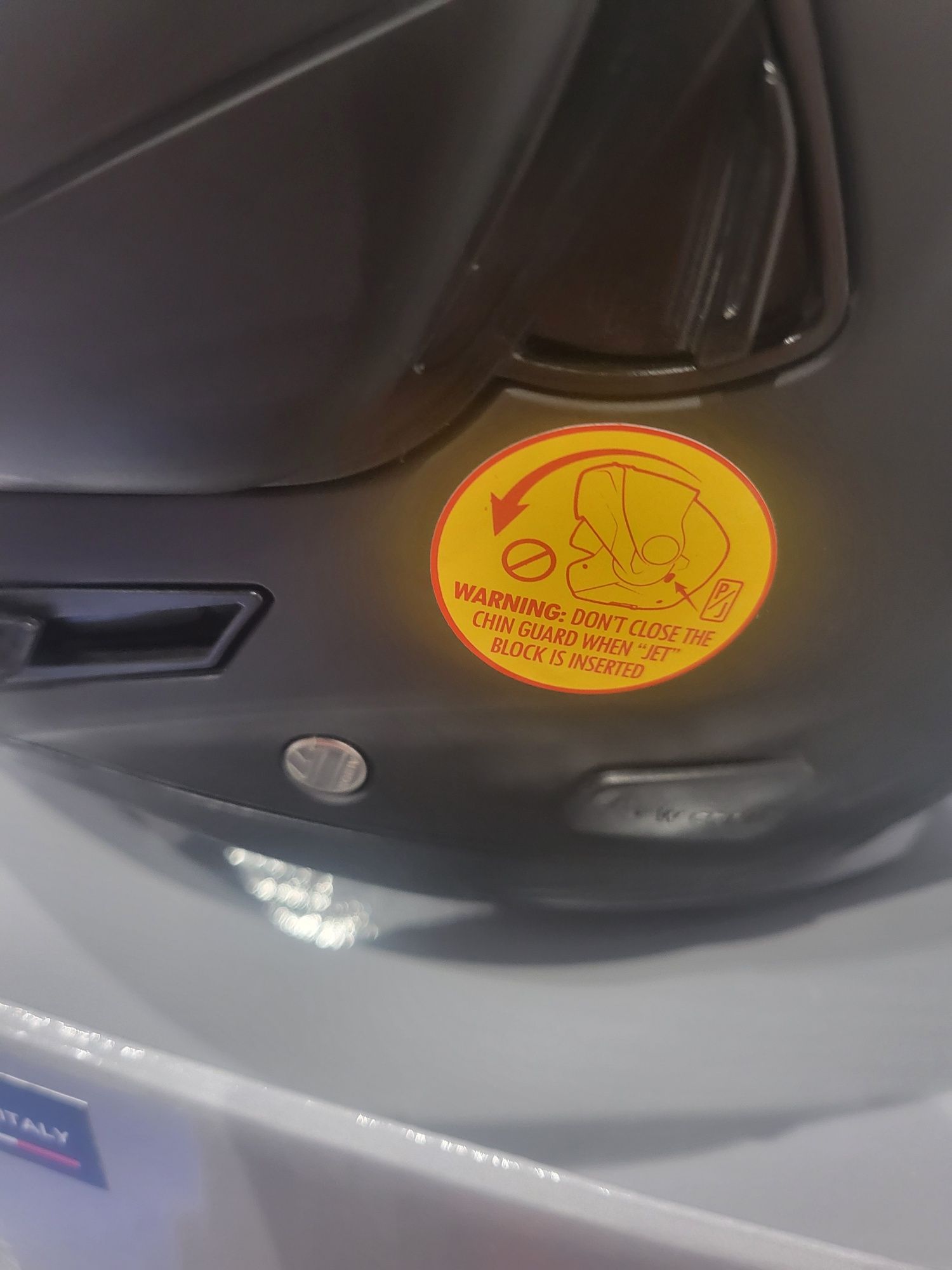 Kask szczękowy na motor Airoh roz 63 XXL