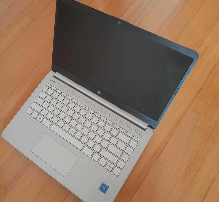 Portátil HP 14” – 4GB RAM, HD 50GB