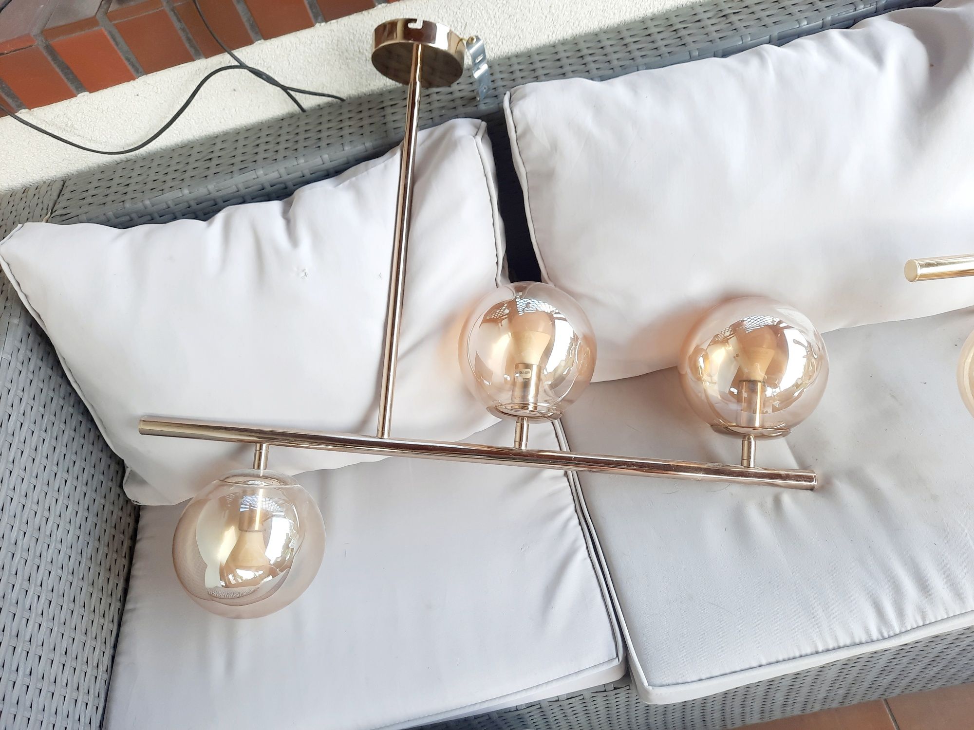 Nowoczesna lampa do salonu