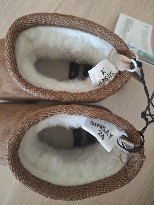 Sprzedam buty zimowe dla dziewczynki rozmiar 24