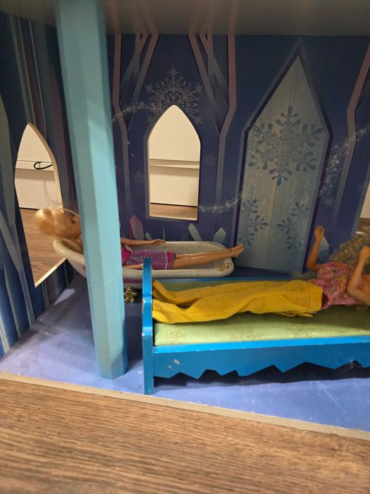 Olbrzymi domek Elza domek dla Barbi mikolajki gwiazdka