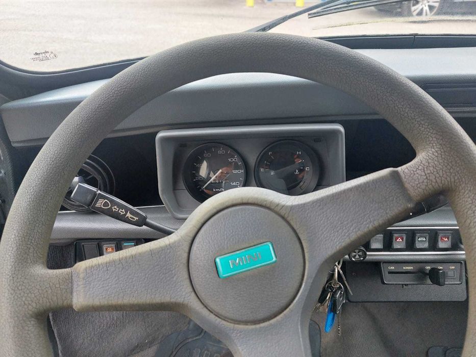 Veículo Clássico MINI 1000