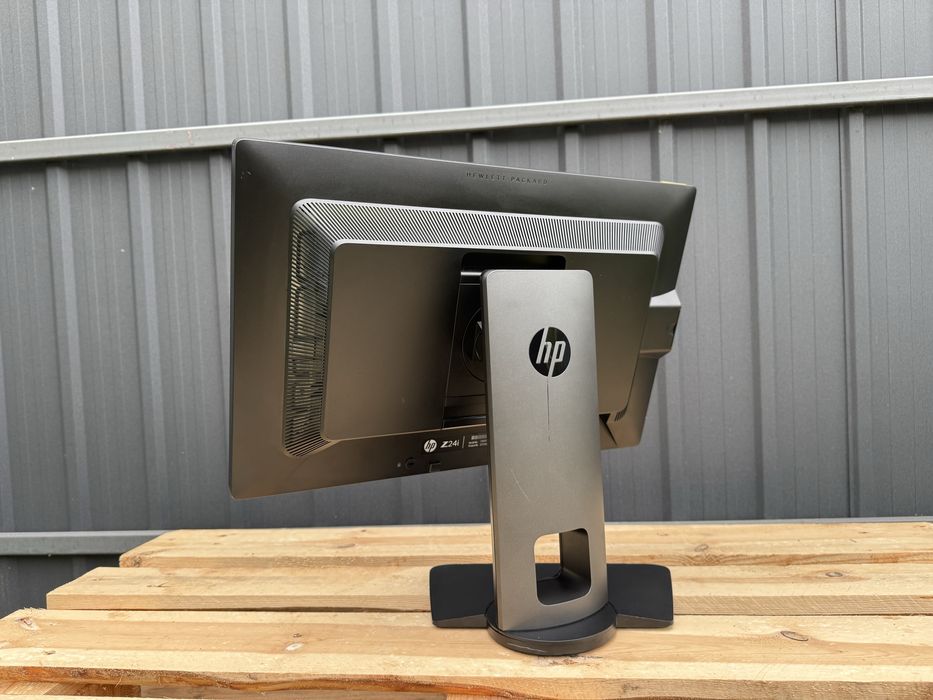 Монітор HP Display Z24i/24"/1920 x 1200/Full HD IPS/16.10/Гарантія