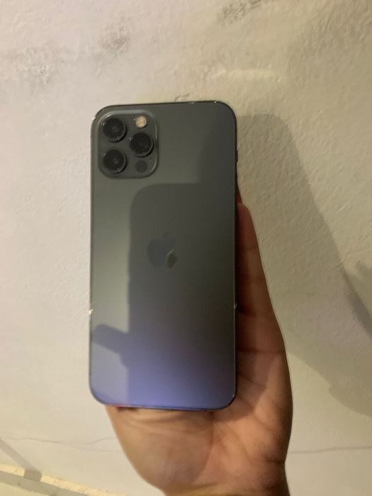 Iphone 12 pro bem estimado