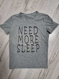 Szary t-shirt need more sleep