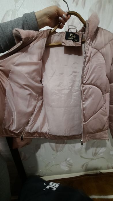 Продам куртку жіночу