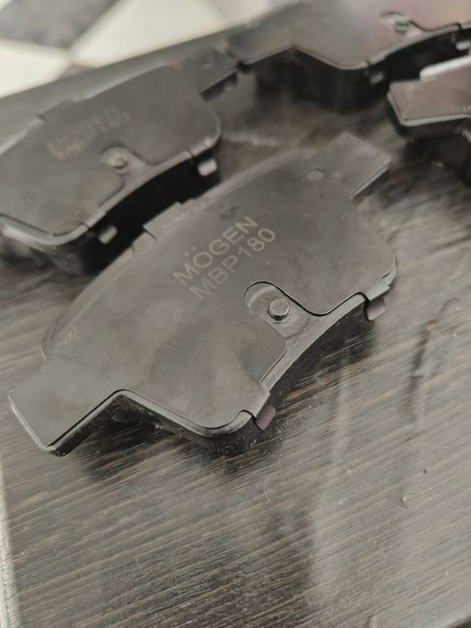 Колодки гальмівні задні MOGEN на Geely EMGRAND EC7 (1064001725)